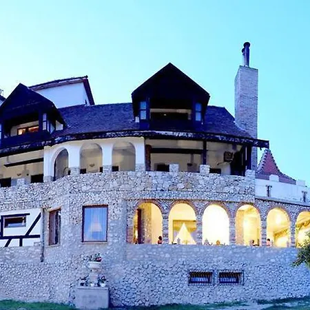 בית הארחה Castelul Lupilor Chimindia